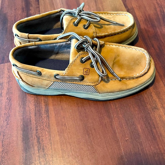 Boys Sperrys - Picture 1 of 3